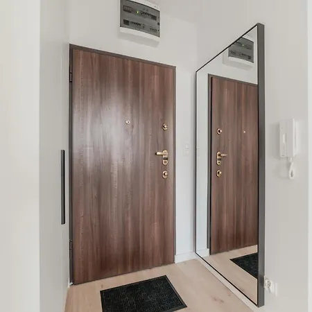 Apartment Metropolitan Haven By Aparo - Winda, Balkon, Lozeczko Turystyczne, Atlas Arena, Wytwornia, Zoo, Aquapark, Park, Dworzec Pkp I Pks, Ekspres Do Kawy