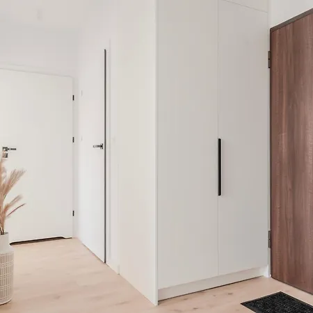 Metropolitan Haven By Aparo - Winda, Balkon, Lozeczko Turystyczne, Atlas Arena, Wytwornia, Zoo, Aquapark, Park, Dworzec Pkp I Pks, Ekspres Do Kawy דירה